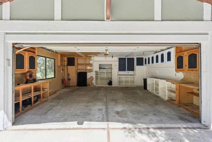 948 Arbula, Crestline, California 92325