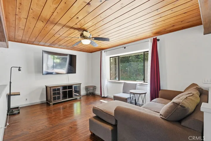 948 Arbula, Crestline, California 92325