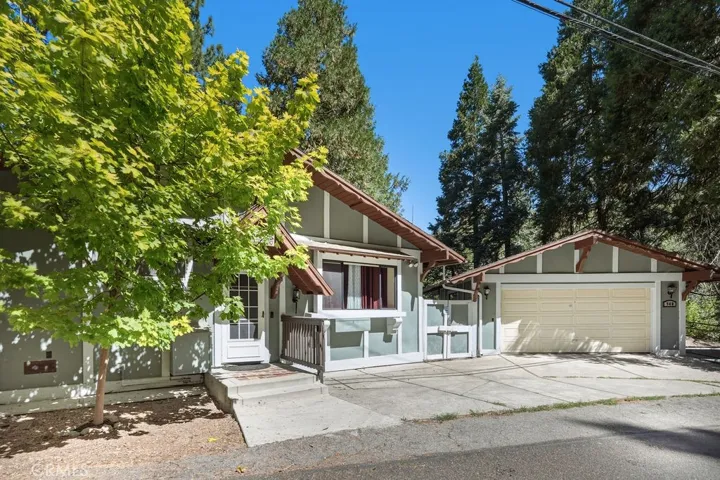 948 Arbula, Crestline, California 92325