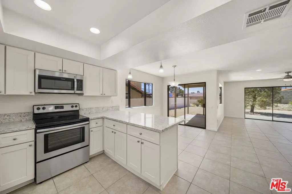 9861 Hoylake Road, Desert Hot Springs, California 92240 — photo 5