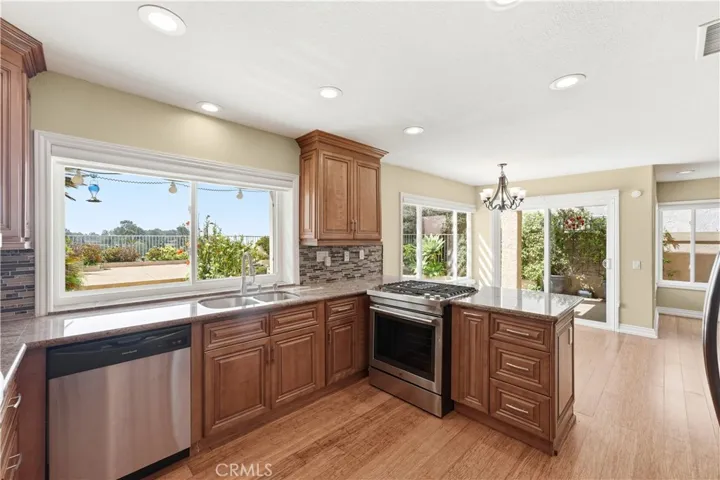Kitchen and breakfast nook