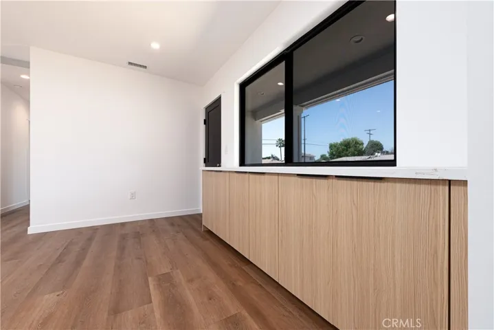 7008 Aura, Reseda, California 91335