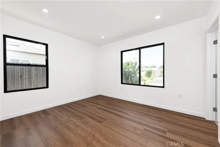 7008 Aura, Reseda, California 91335