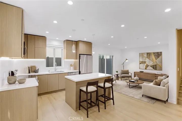 4853 Woodman Avenue, Sherman Oaks, California 91423