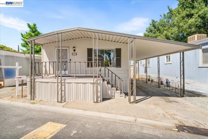 1140 Via Cristobal, Livermore, California 94551-1528