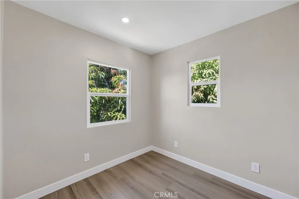 Den/Bonus Room (614/Rear)