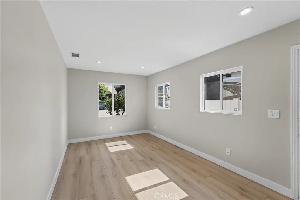 Secondary Suite Bedroom (612/Front)