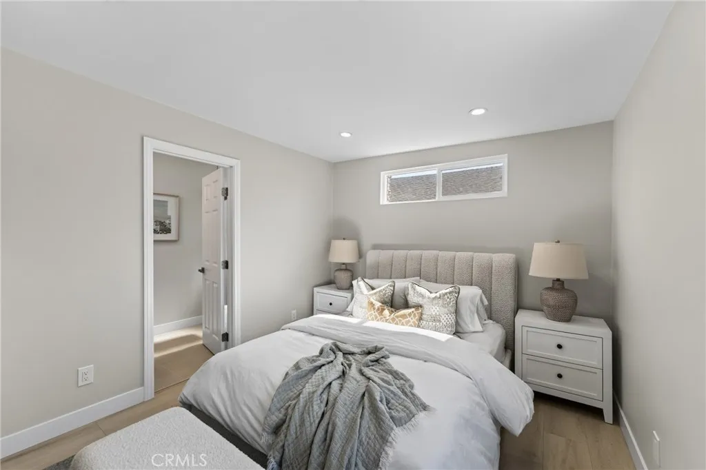 Primary Suite Bedroom (612/Front)