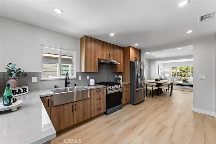 Kitchen (612/Front)