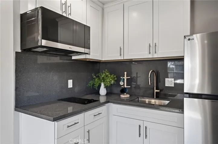 Kitchen (614/Rear)