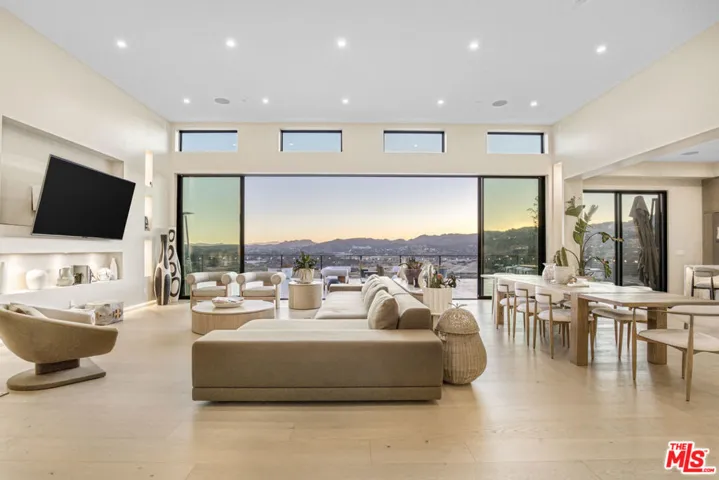 22570 S Summit Ridge Circle, Chatsworth, California 91311