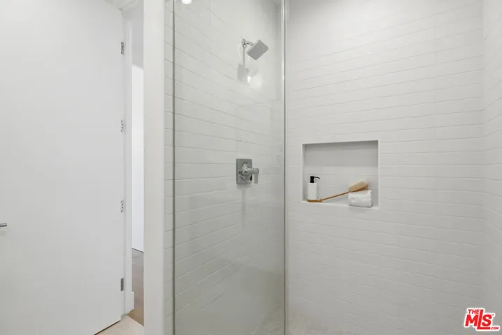4095 Sawtelle Boulevard B, Culver City, California 90066