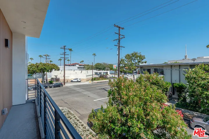 4095 Sawtelle Boulevard B, Culver City, California 90066