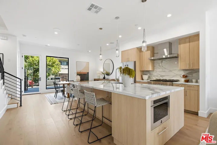 4095 Sawtelle Boulevard B, Culver City, California 90066