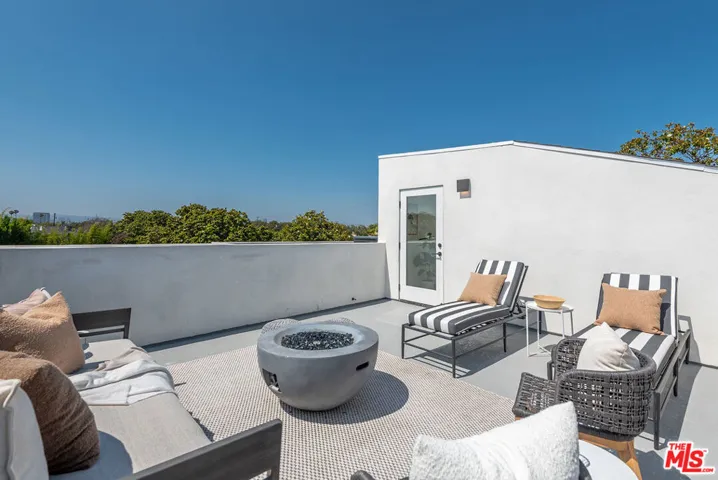 4095 Sawtelle Boulevard B, Culver City, California 90066