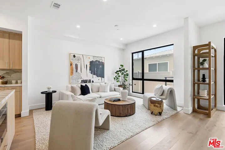 4095 Sawtelle Boulevard B, Culver City, California 90066