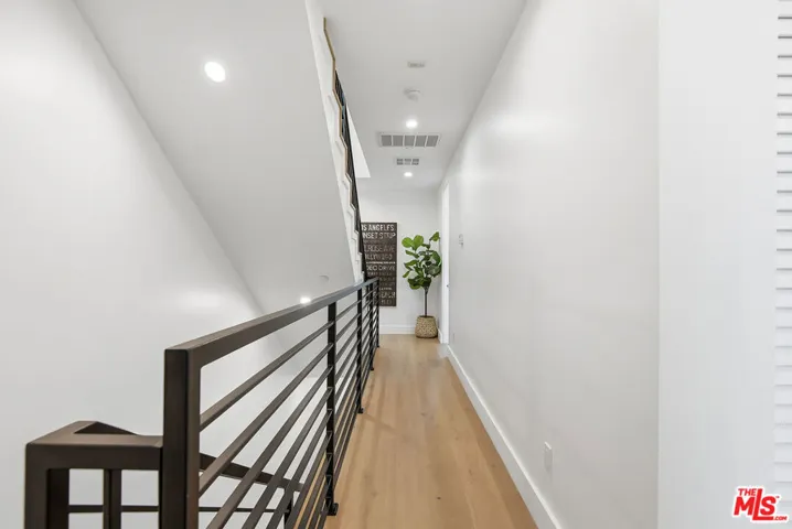 4095 Sawtelle Boulevard B, Culver City, California 90066
