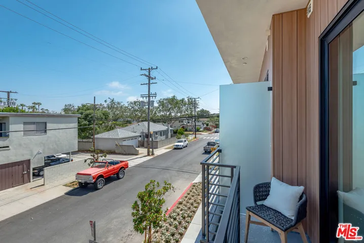 4095 Sawtelle Boulevard B, Culver City, California 90066