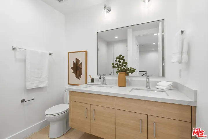 4095 Sawtelle Boulevard B, Culver City, California 90066