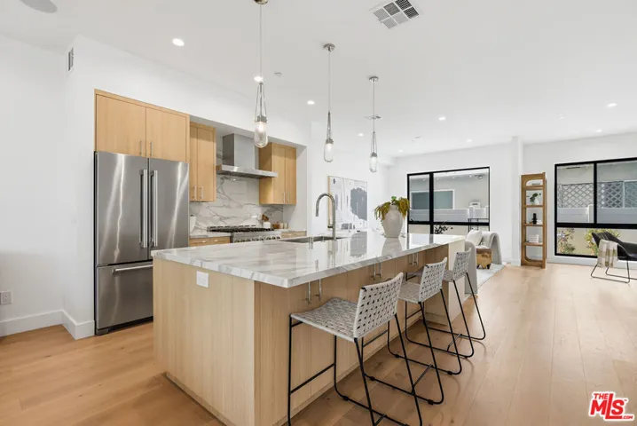 4095 Sawtelle Boulevard B, Culver City, California 90066