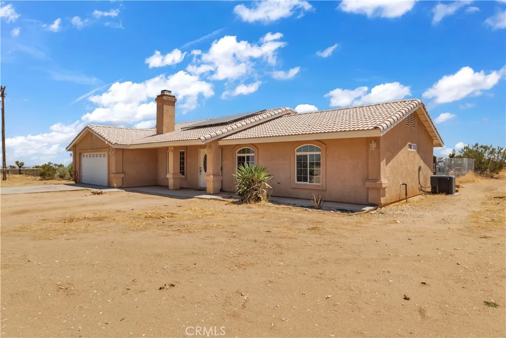 13473 Rochester, Phelan, California 92371 — photo 5