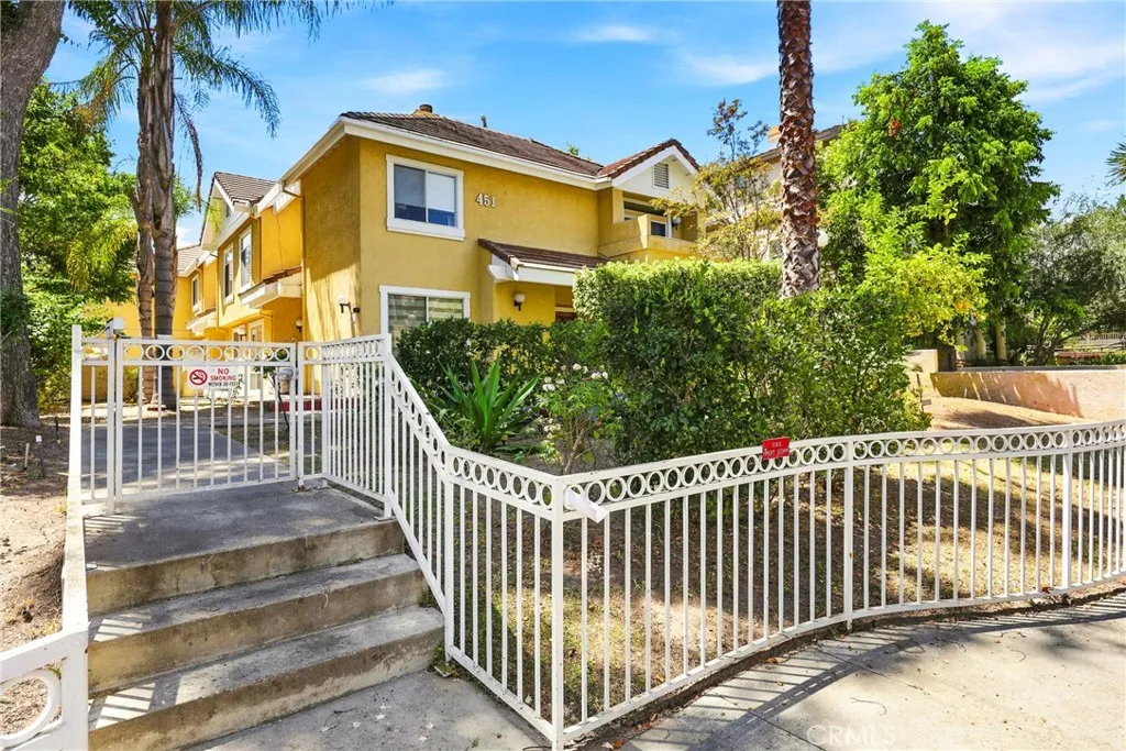 451 S Oakland Ave