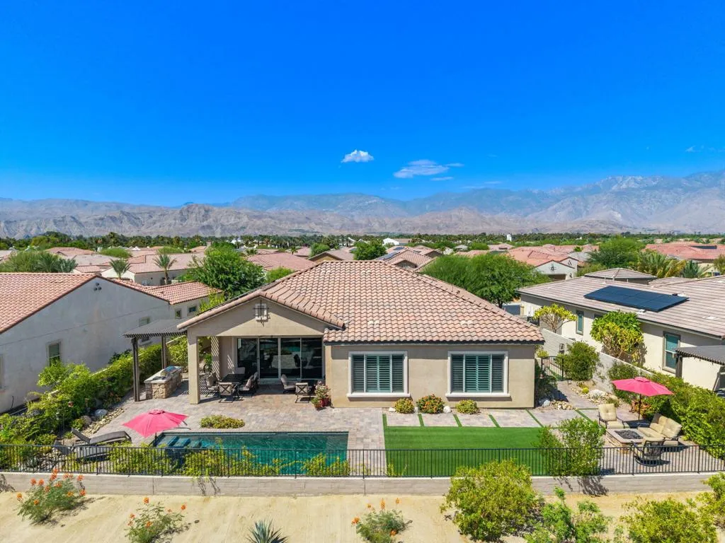 32-76-Bordeaux-Rancho-Mirage-MZH-Desert-