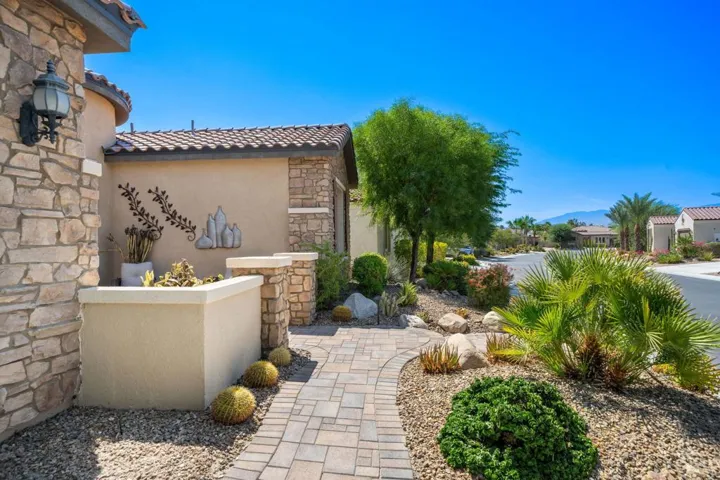 4-76-Bordeaux-Rancho-Mirage-MZH-Desert-C