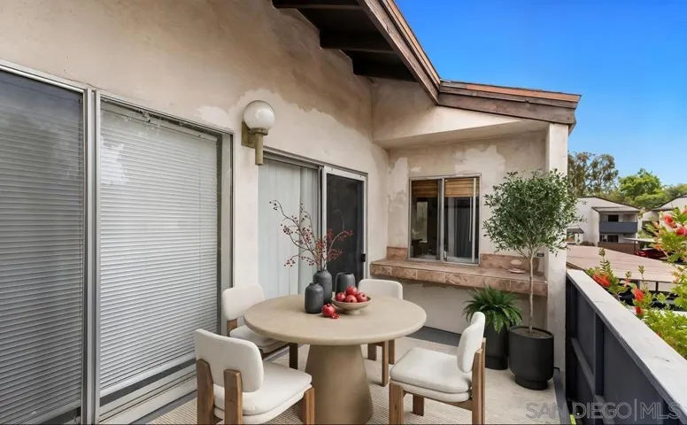 1389 Caminito Gabaldon C, San Diego, California 92108