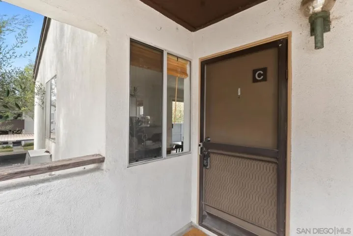 1389 Caminito Gabaldon C, San Diego, California 92108