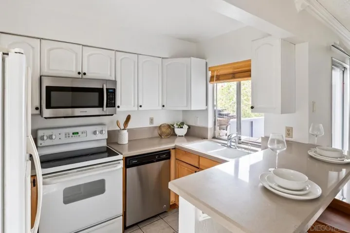 1389 Caminito Gabaldon C, San Diego, California 92108