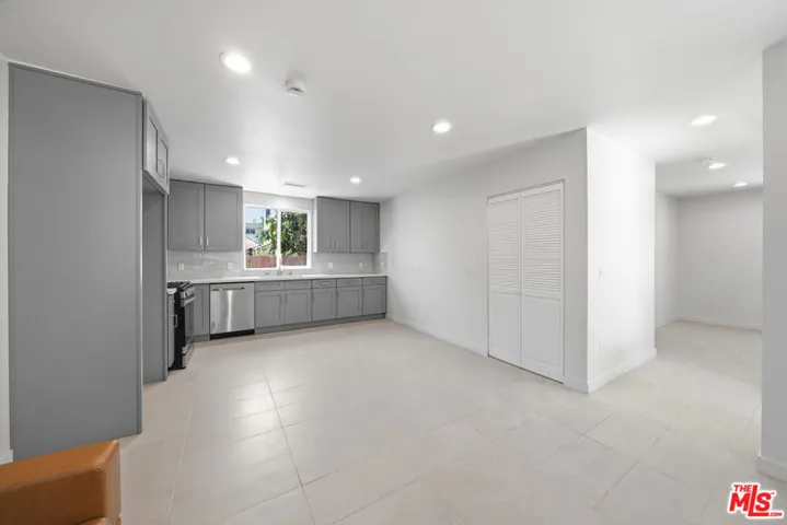 2896 W 14th Street, Los Angeles, California 90006