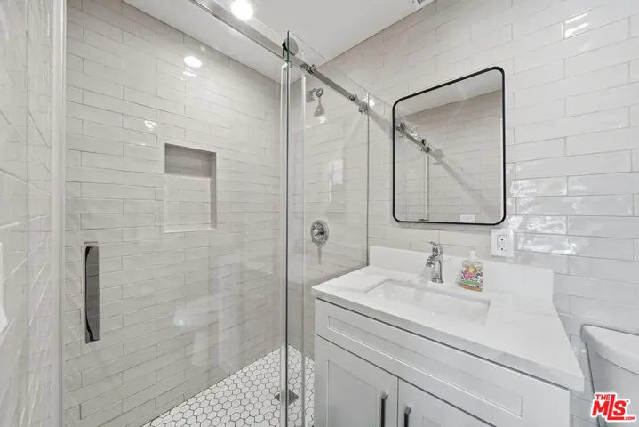 2896 W 14th Street, Los Angeles, California 90006