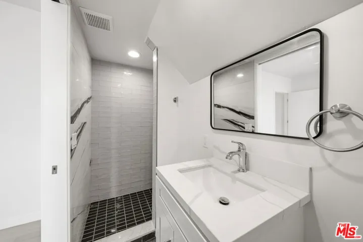 2896 W 14th Street, Los Angeles, California 90006