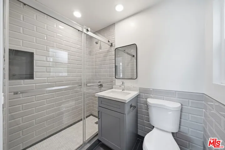 2896 W 14th Street, Los Angeles, California 90006