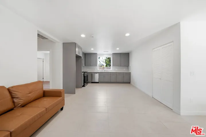2896 W 14th Street, Los Angeles, California 90006
