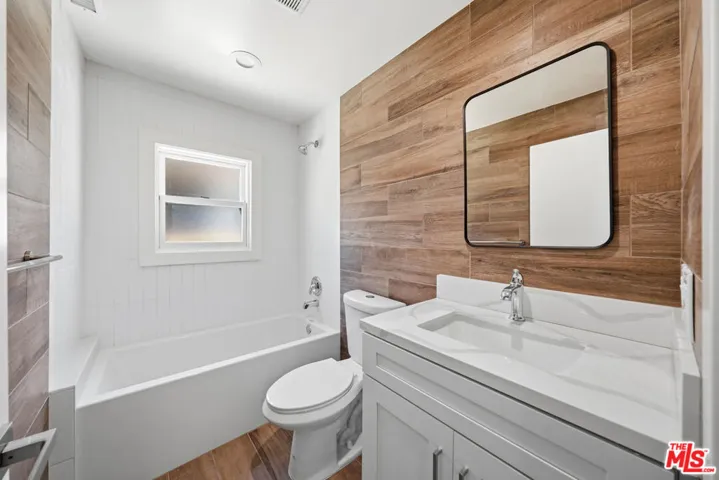 2896 W 14th Street, Los Angeles, California 90006