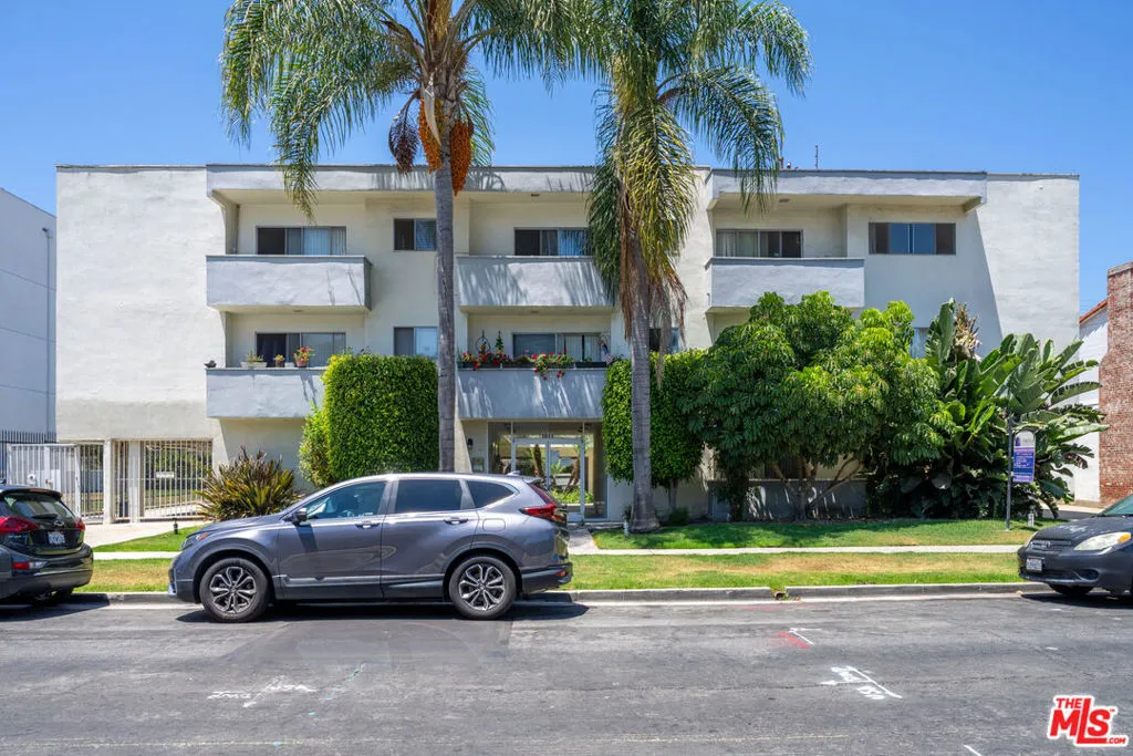 1041 S Corning Street, Los Angeles, California 90035 — photo 4