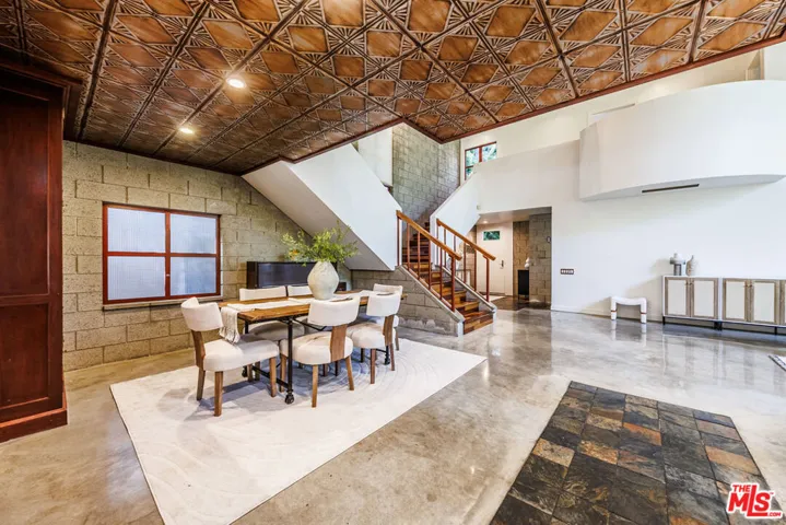 Formal Dining