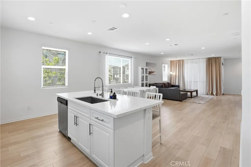 916 E 3rd St, Santa Ana, California 92701 — photo 4