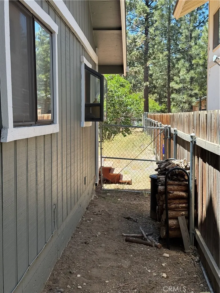1051 Ash, Big Bear City, California 92314 — photo 4