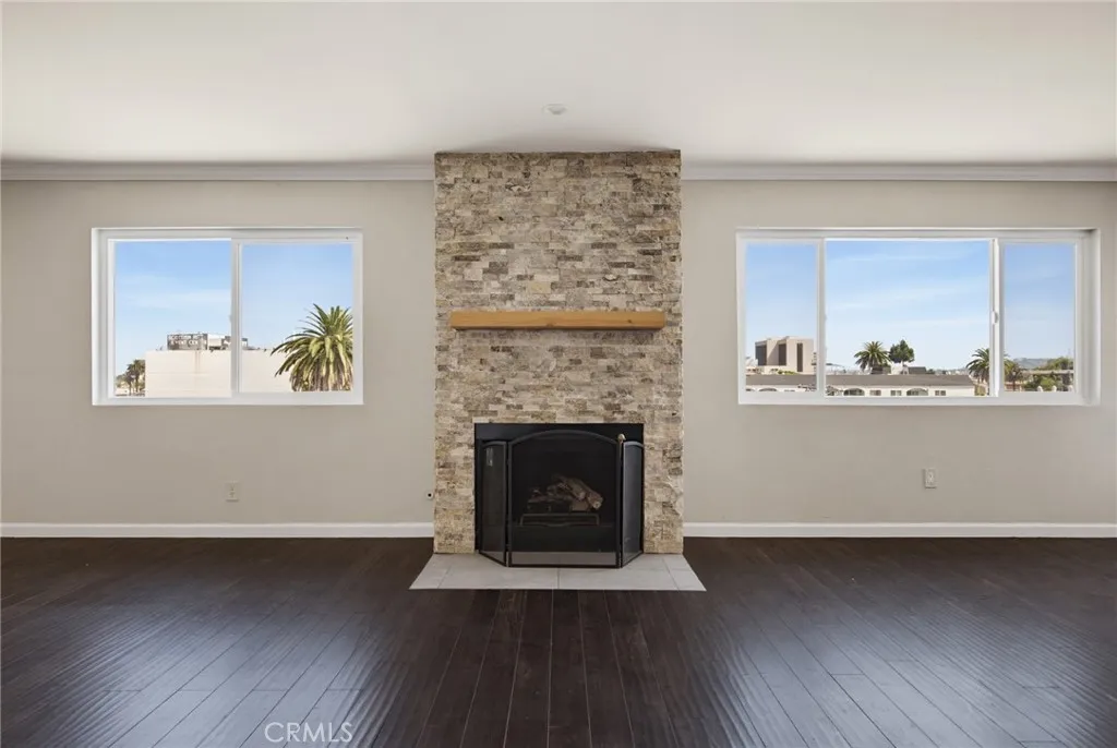726 Elm Avenue 403, Long Beach, California 90813 — photo 4