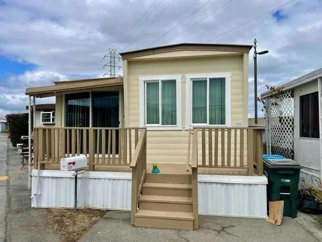 3015 E Bayshore Road 427, Redwood City, California 94063