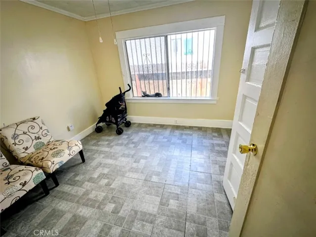 330 W 56th St, Los Angeles, California 90037 — photo 5