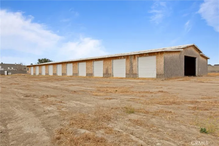 12' garage doors, Stable