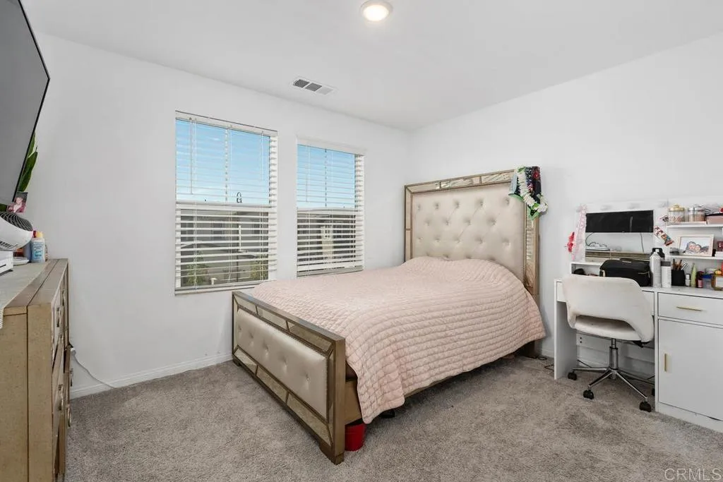 Guest Bedroom w/ walk-in closet