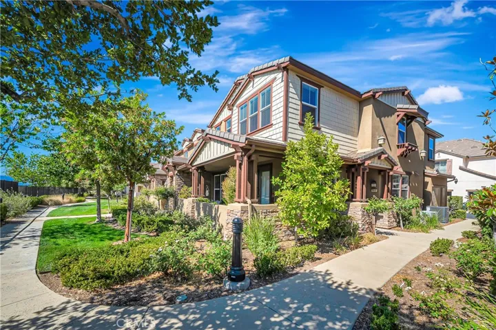 28606 Pietro, Valencia, California 91354