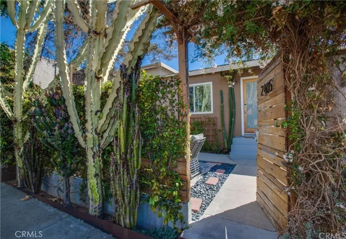 2405 Abbot Kinney, Los Angeles, California 90291