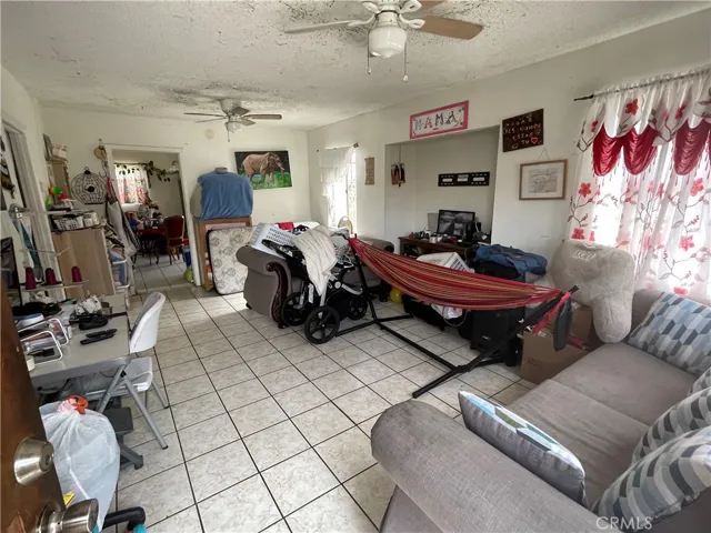 2nd unit Living room