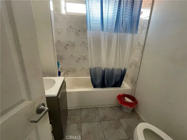 2nd bathroom